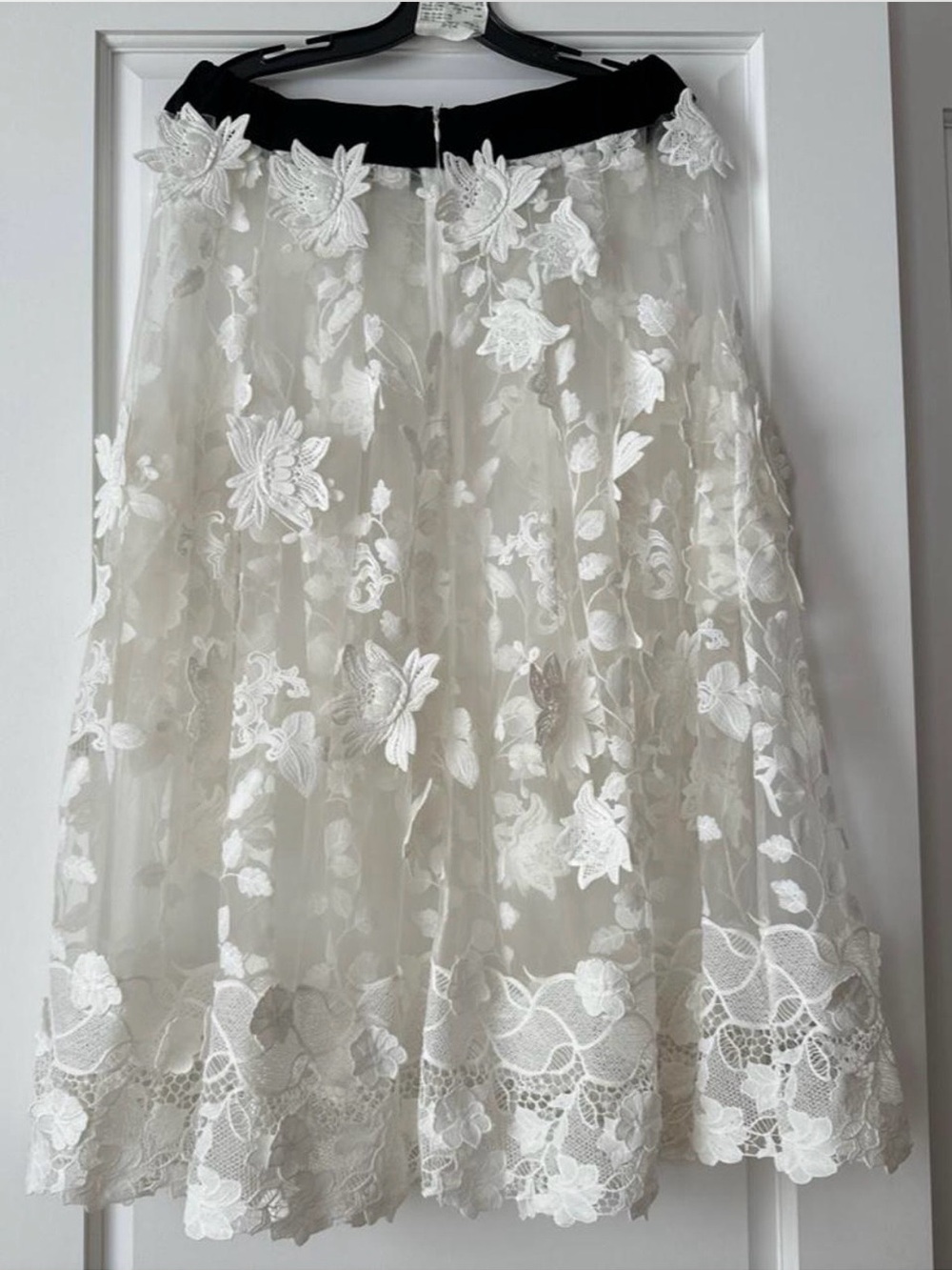 Flower appliqué skirt, looks like the Zimmerman Postcard skirt. - Picture 2 of 6